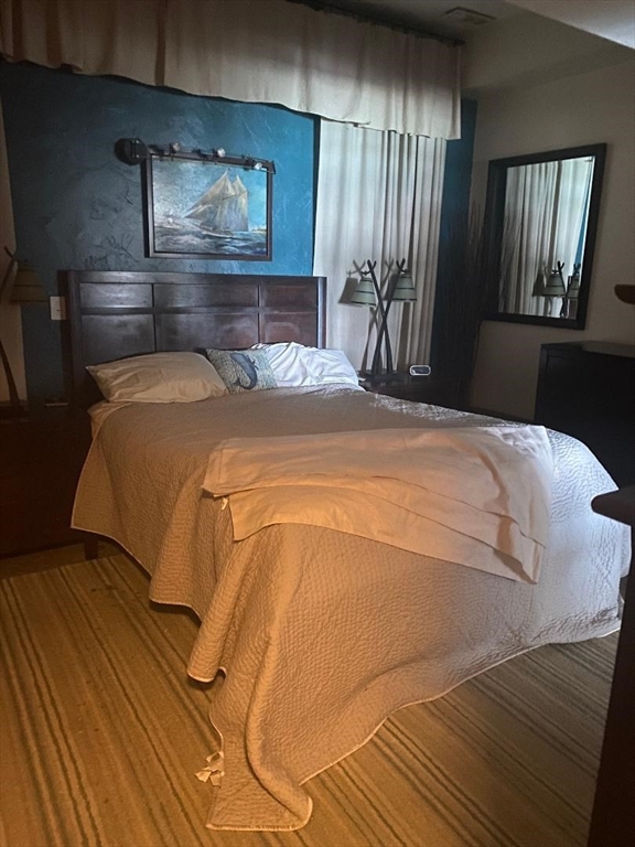 54 Oceanside Dr, Hull