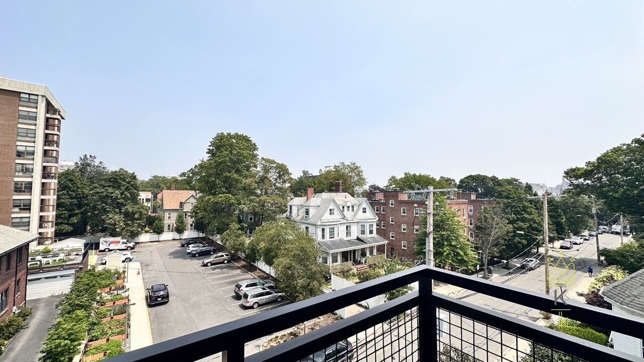 54 Auburn St, Coolidge Corner