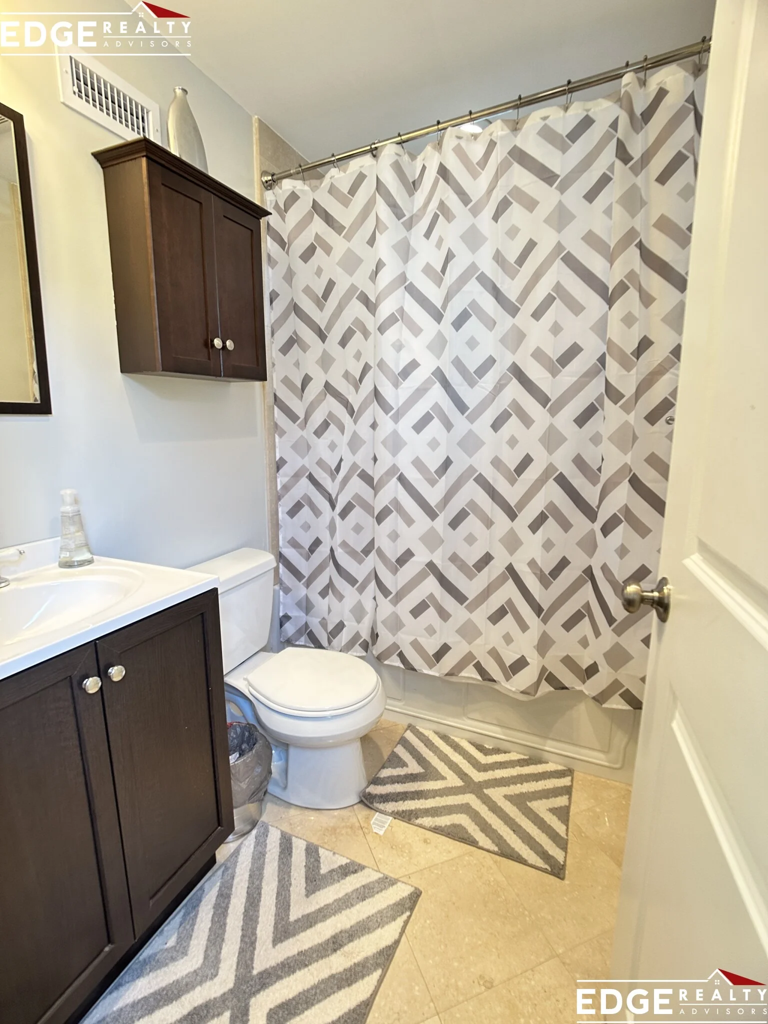 9 Montfern Ave, Oak Square