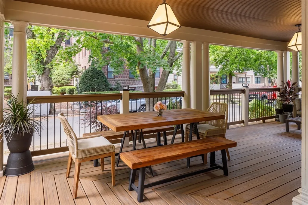 44 Winslow Rd, North Brookline