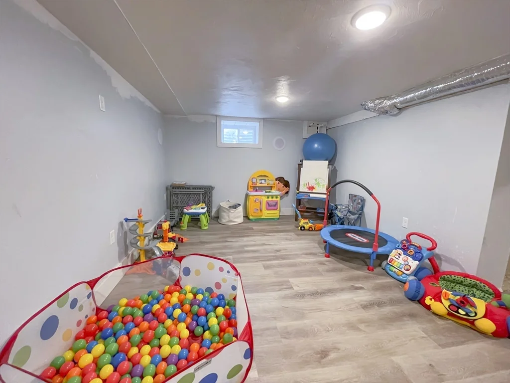 4 Pine Crest Rd, Braintree