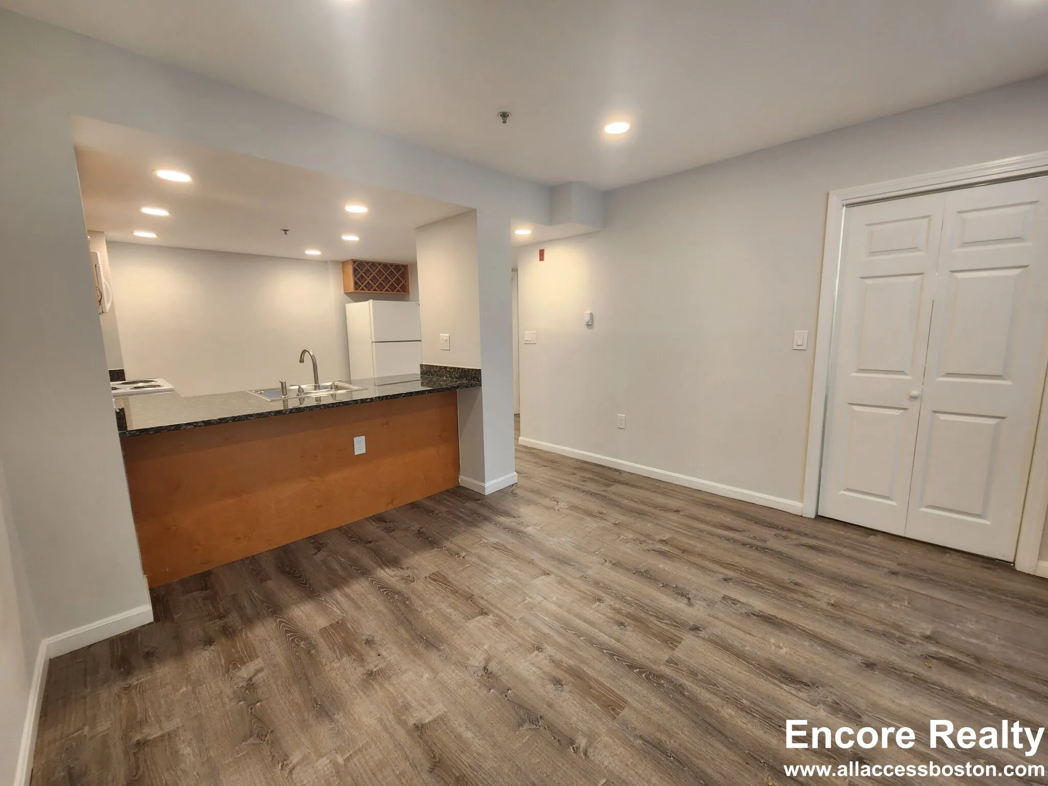 24 Queensberry St, Fenway