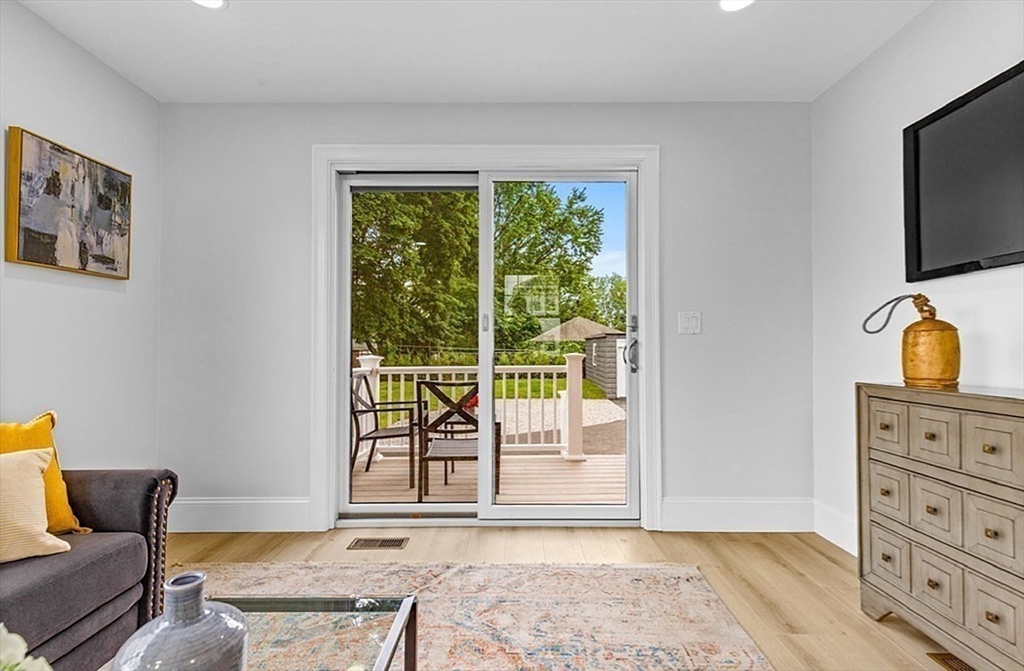 83 Hawthorn St, Nonantum