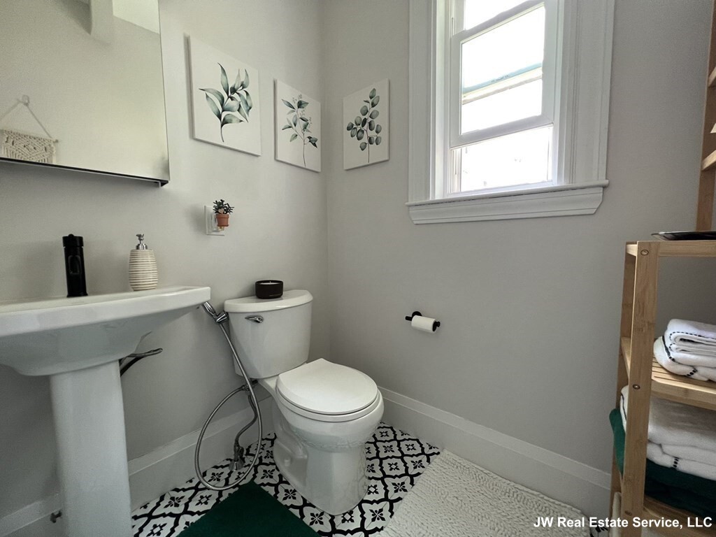 849 Cummins Highway, Mattapan