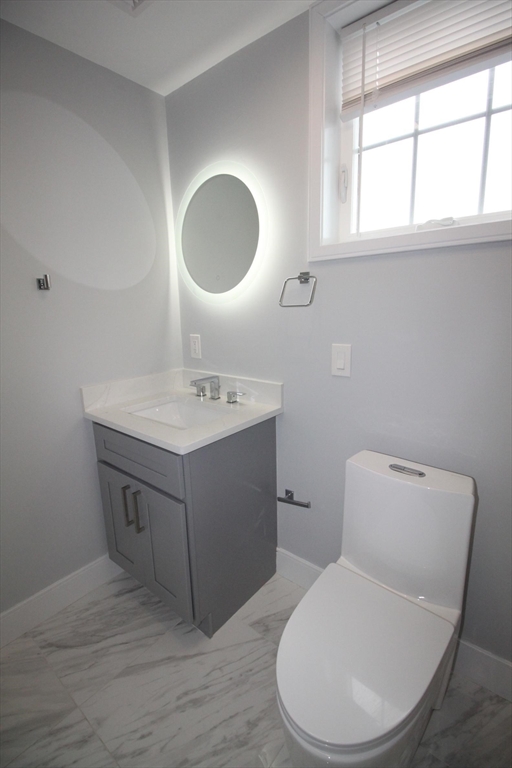 110 Main St, Everett