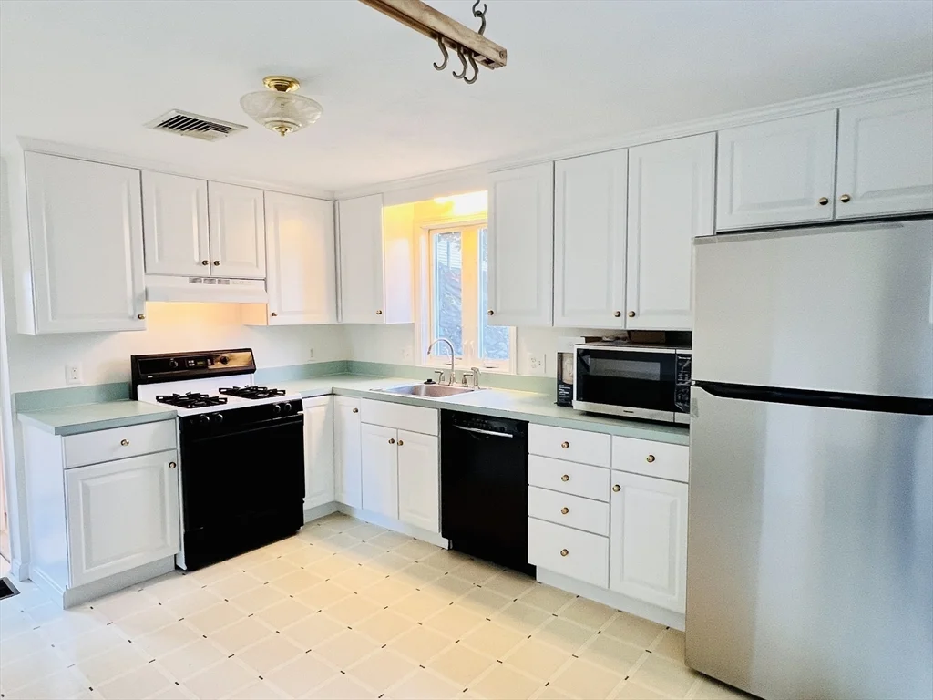 118 Wyoming Ave, Oak Grove