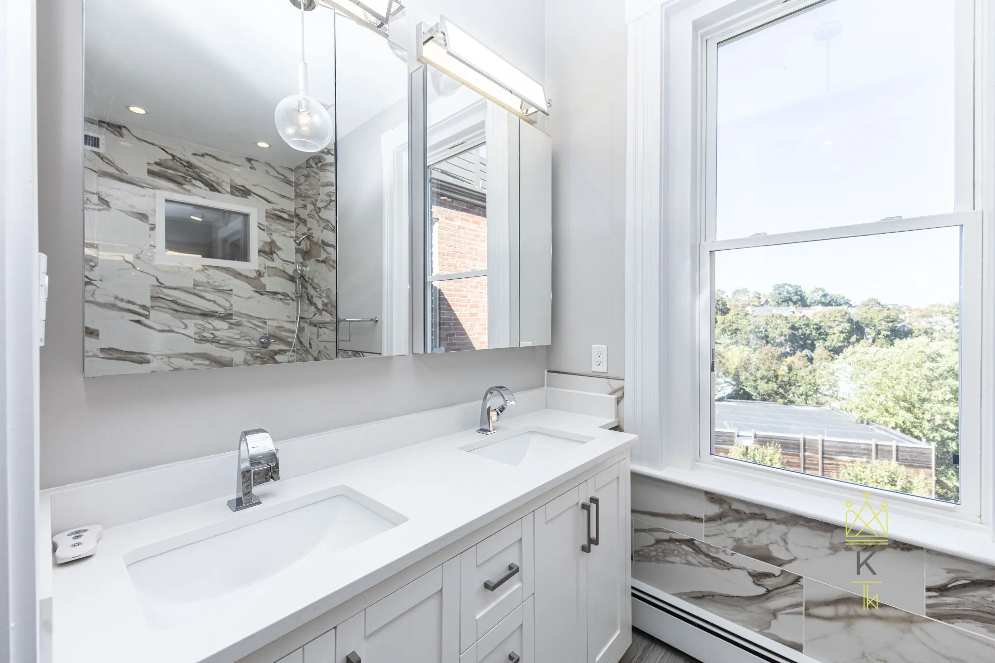 85 Regent St, Roxbury