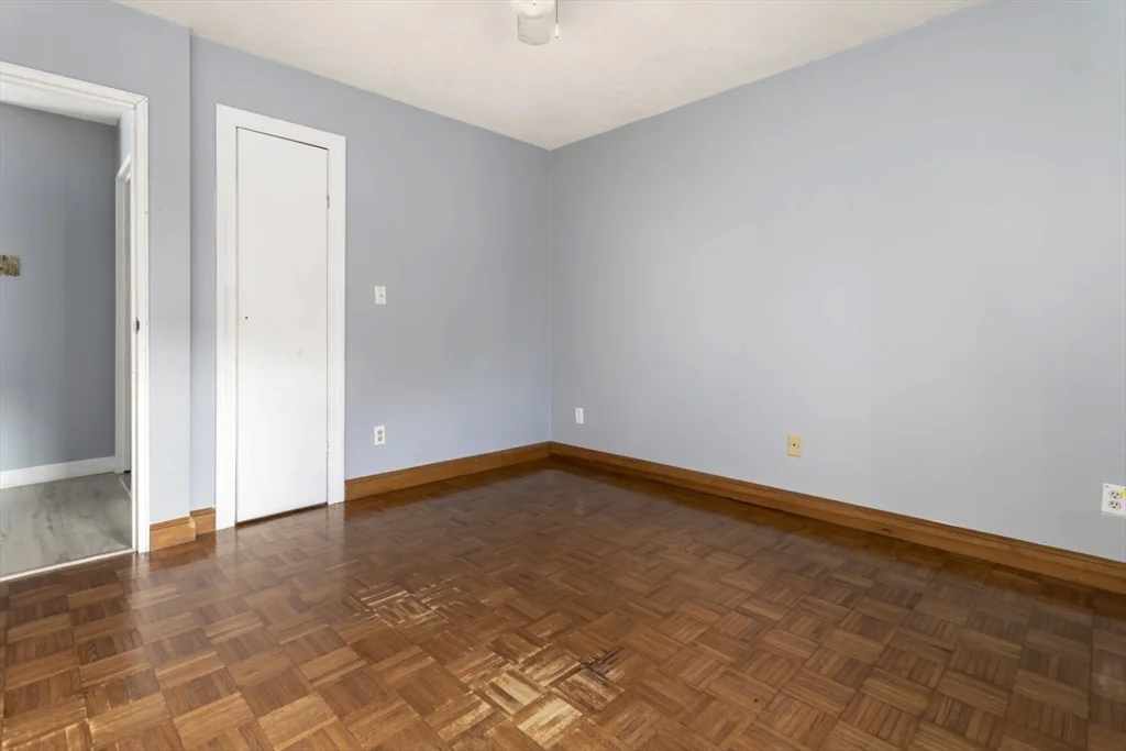 222 Winthrop Shore Dr, Winthrop