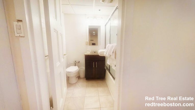 62 Boylston St, Midtown