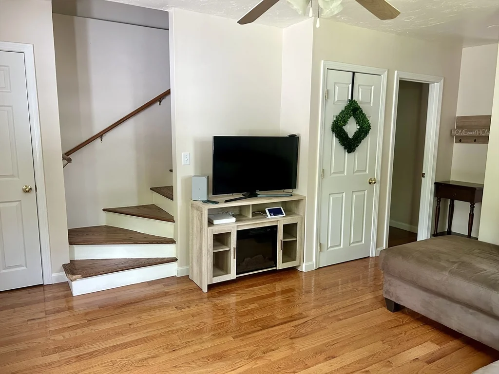 11 Carpenter Ave, Attleboro