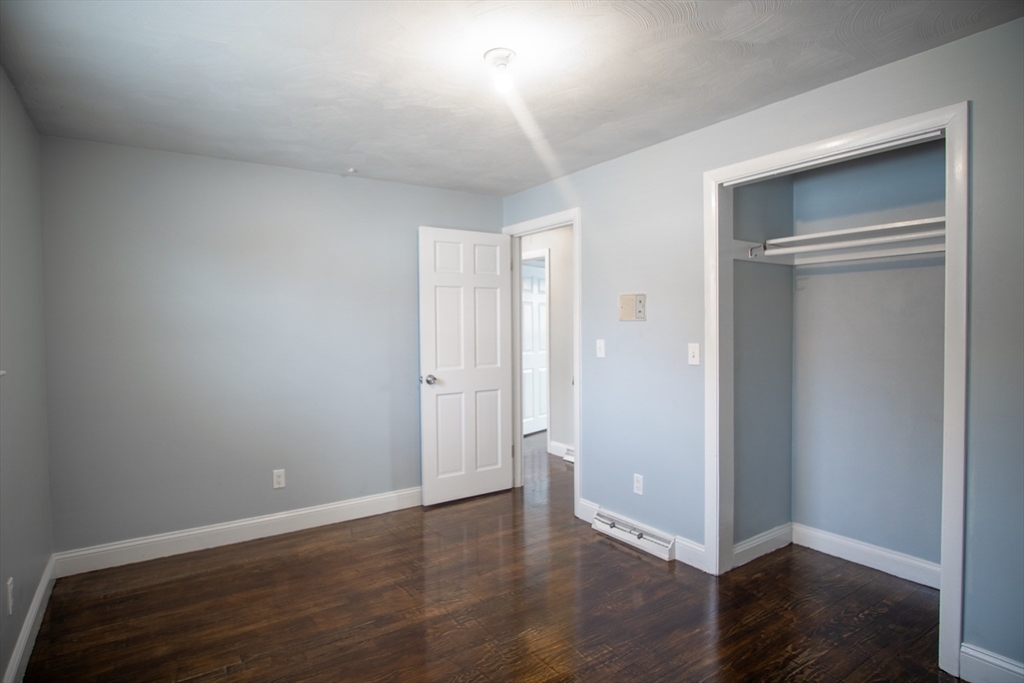 63 Mcgarvey Rd, Stoughton