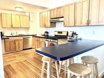 23 Monmouth St, Spring Hill