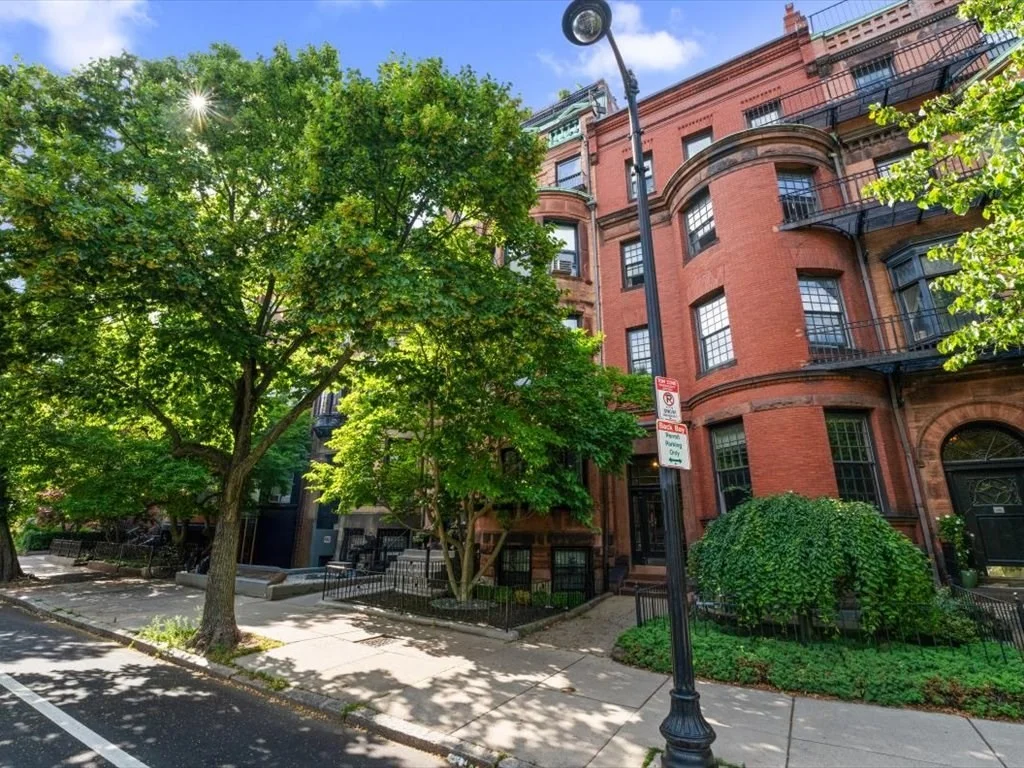 458 Beacon St, Back Bay
