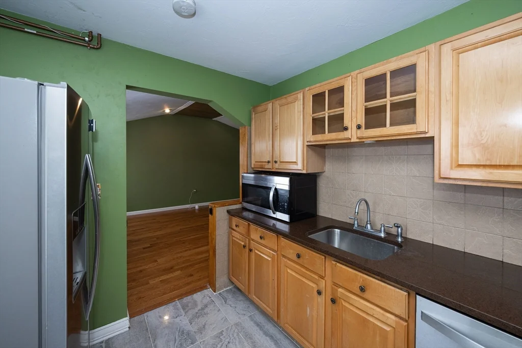 1025 Mechanic St, Leominster