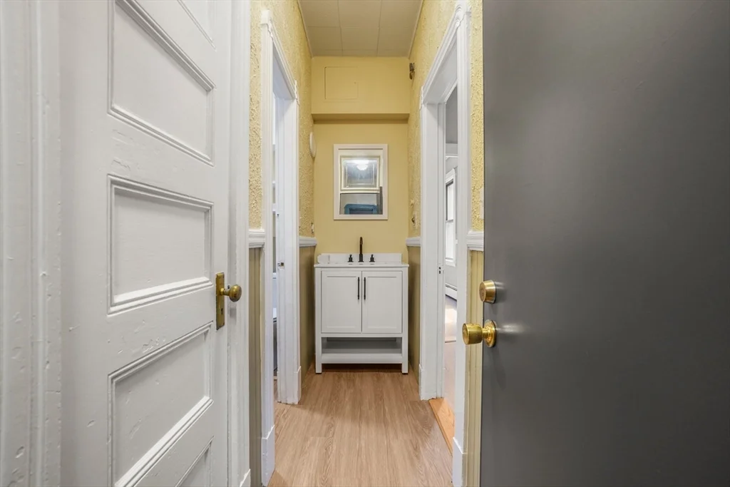 58 Charles St S, Back Bay