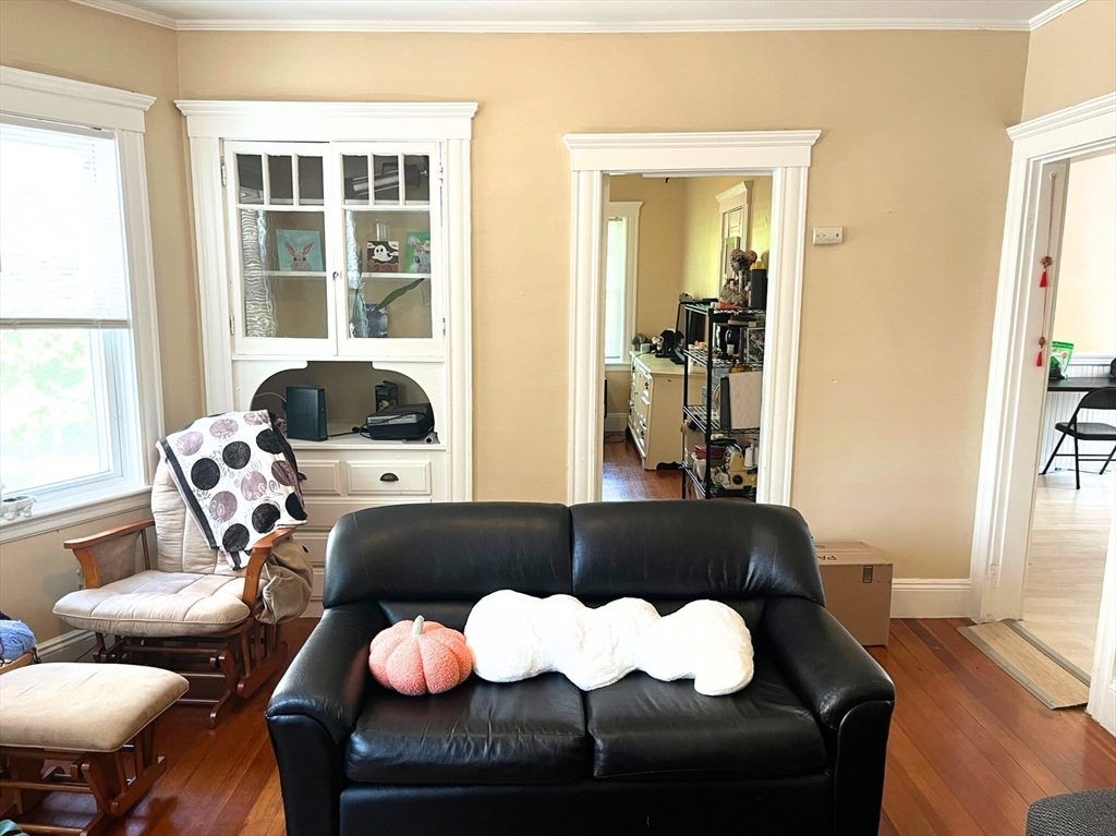 3907 Washington St, Jamaica Plain