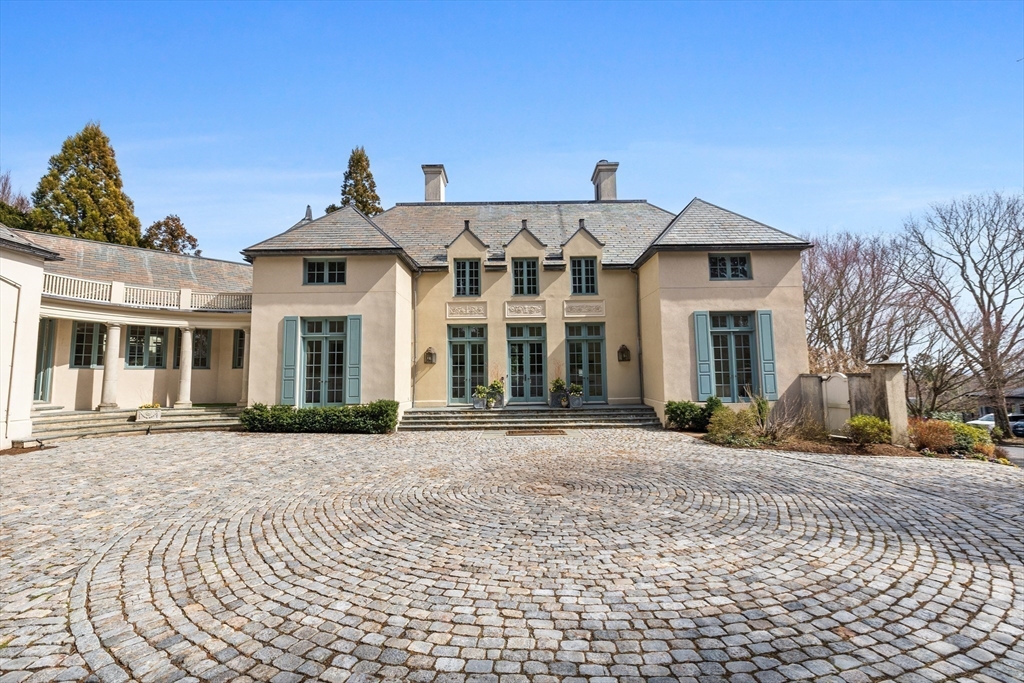 120 Cabot St, Chestnut Hill