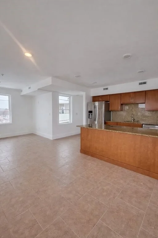 373 Crescent Ave, Chelsea