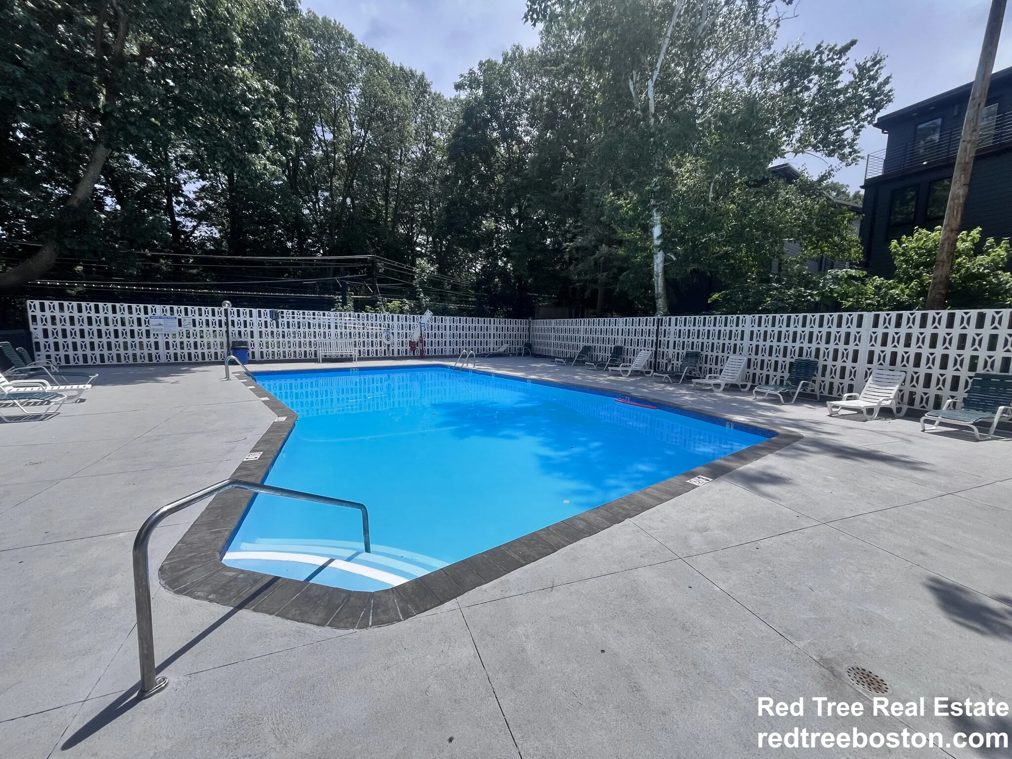 101 Monmouth St, Longwood