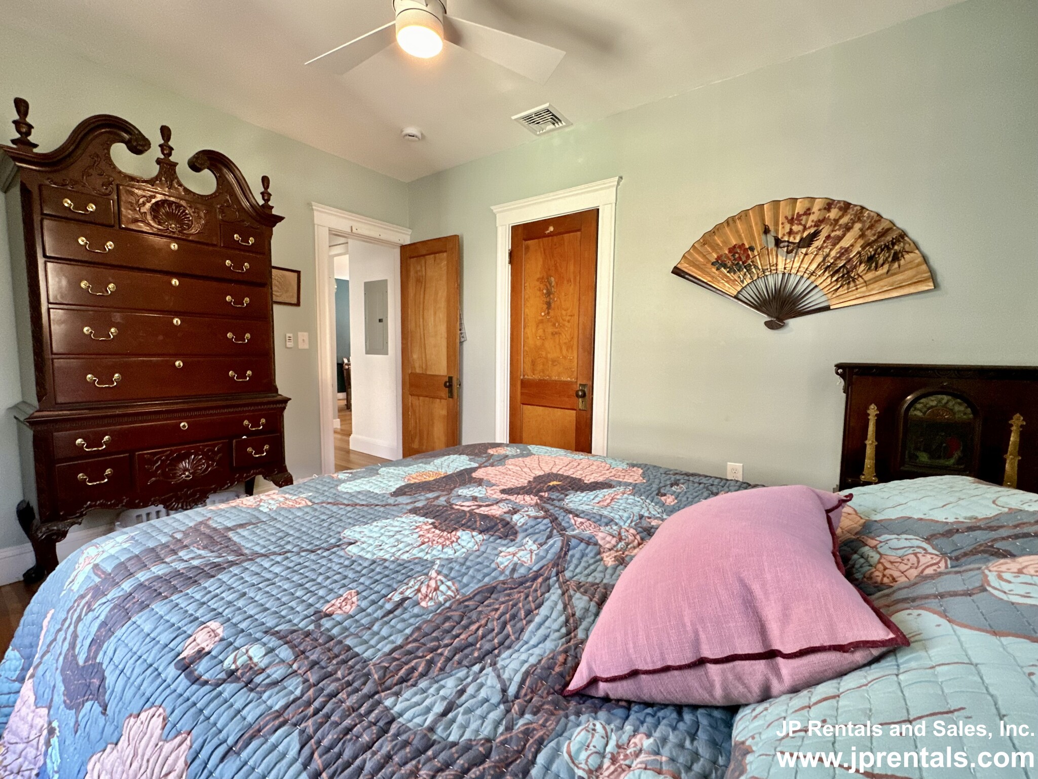 4 bed, 2 bath apartment for rent at 22 Sedgwick St Unit 2, Jamaica Plain — photo 18 of 26