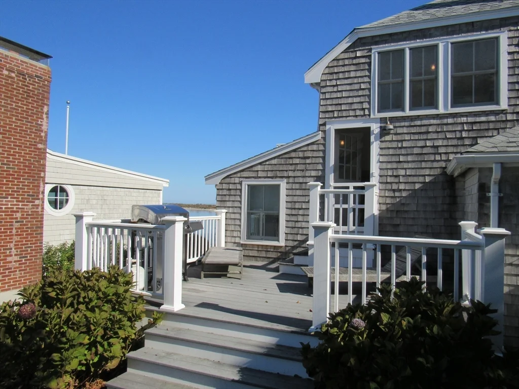 4 Cliff Rd, Little Neck