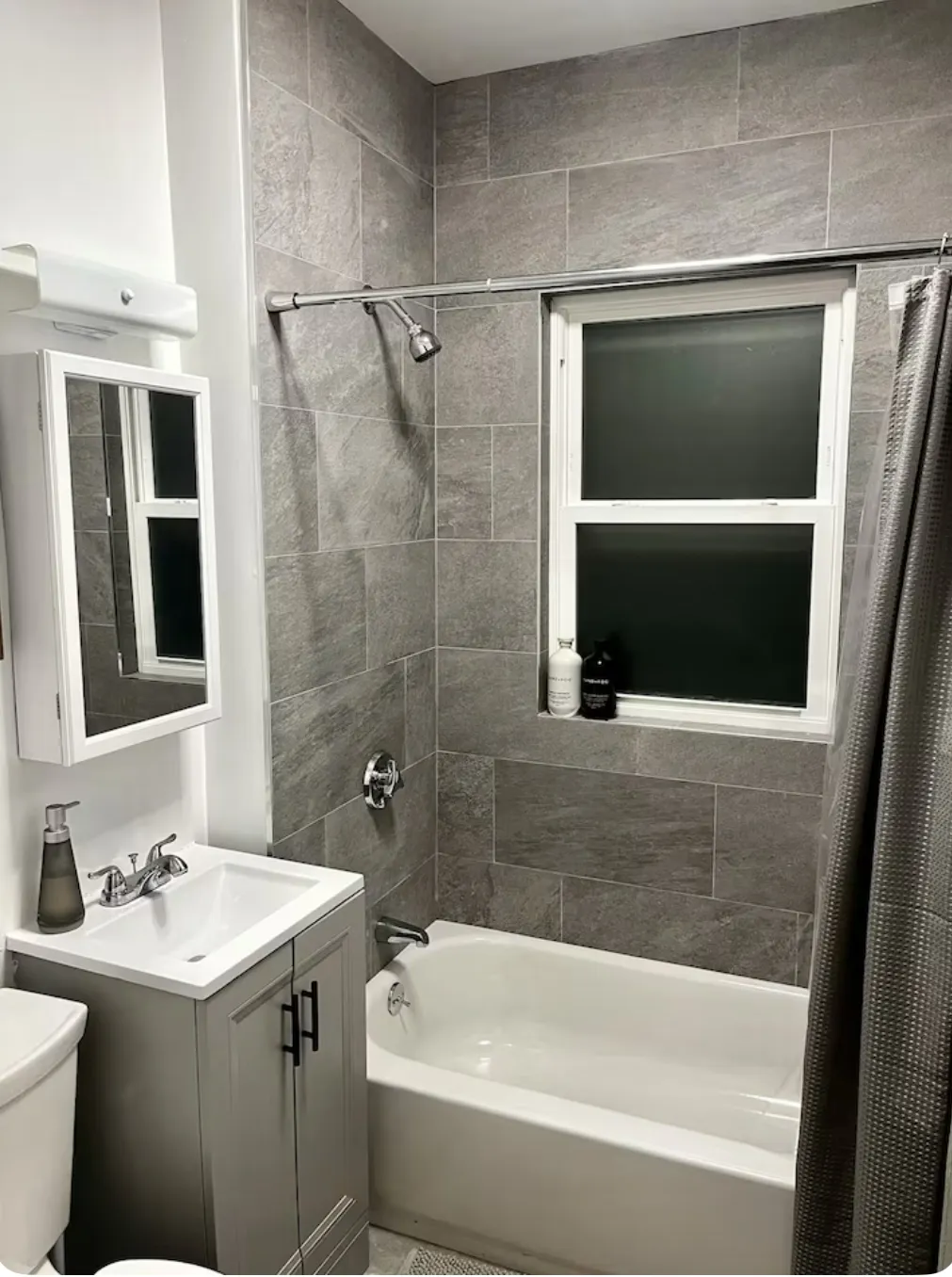 218 Wood Ave, Hyde Park