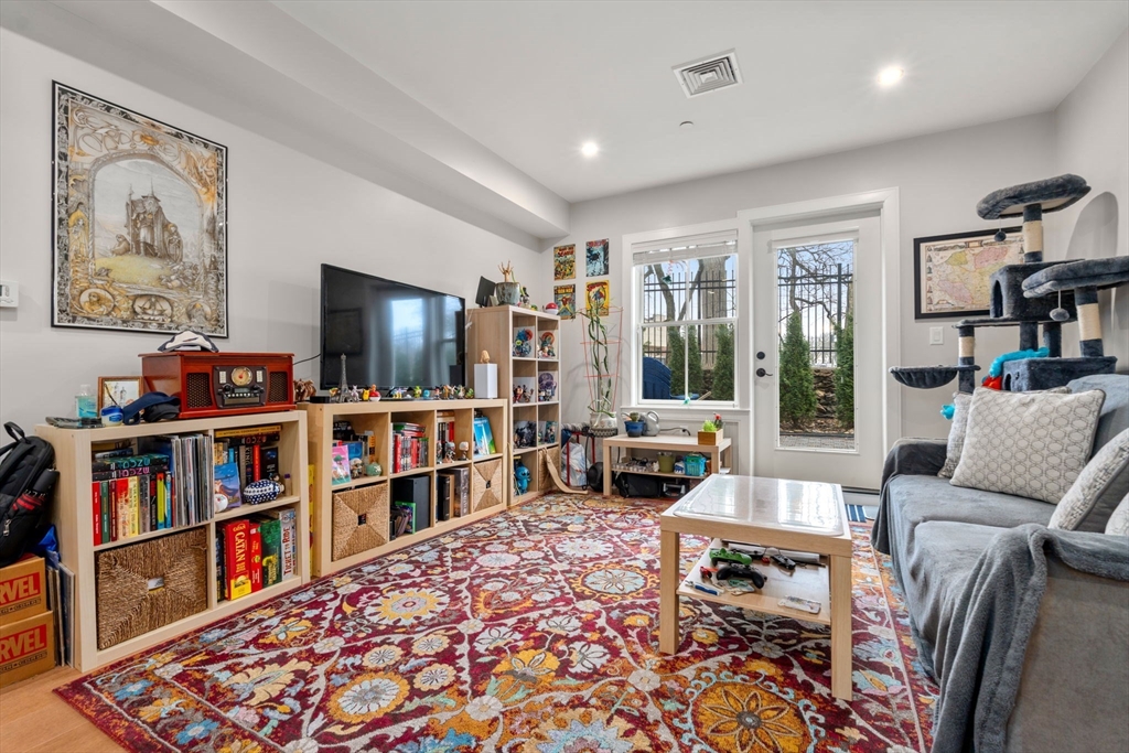 425 Lagrange St, West Roxbury