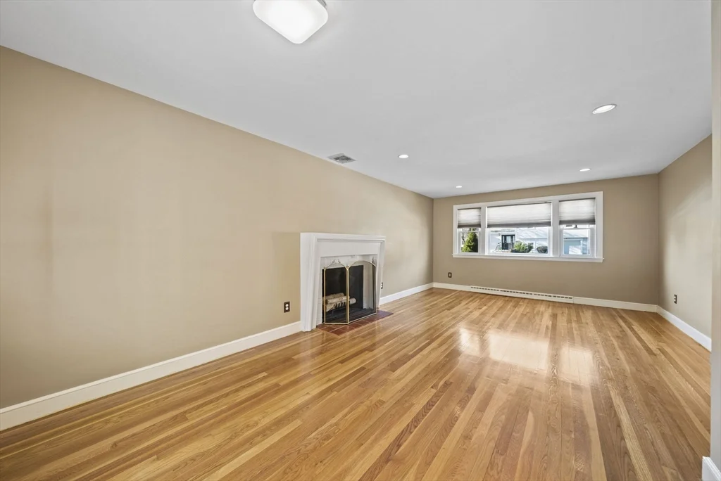 55 Evelyn Rd, Needham