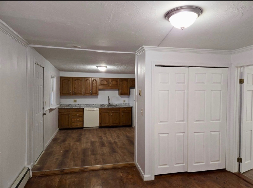 42 Salem St, Fitchburg