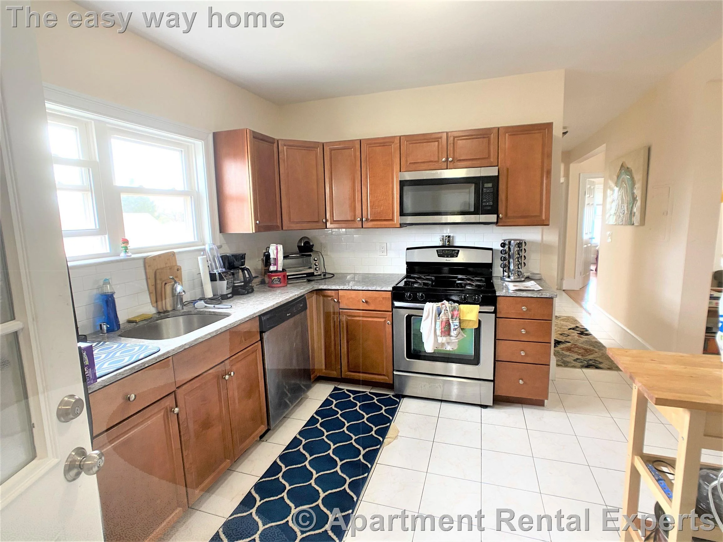 24 Willard Ave, Tufts