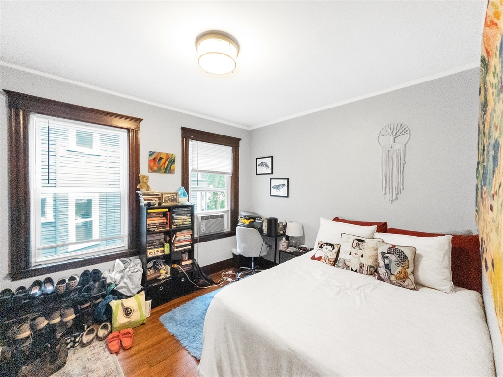 8 Parkton Rd, Jamaica Plain