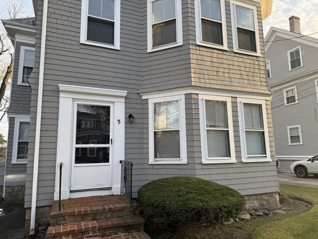 5 Lothrop St, Plymouth