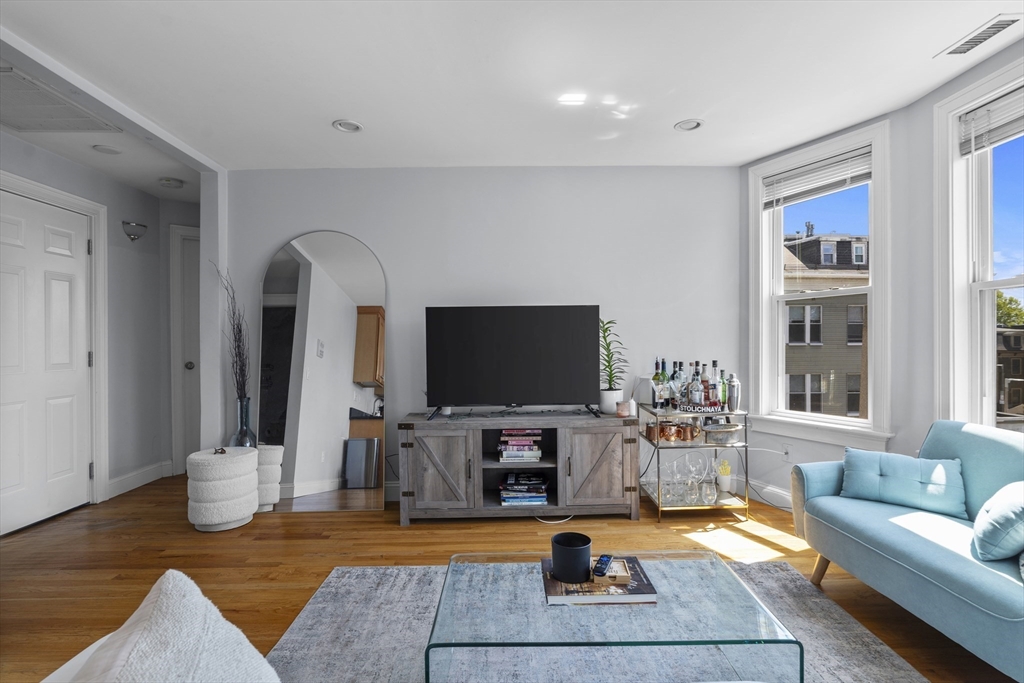 87 M St, South Boston