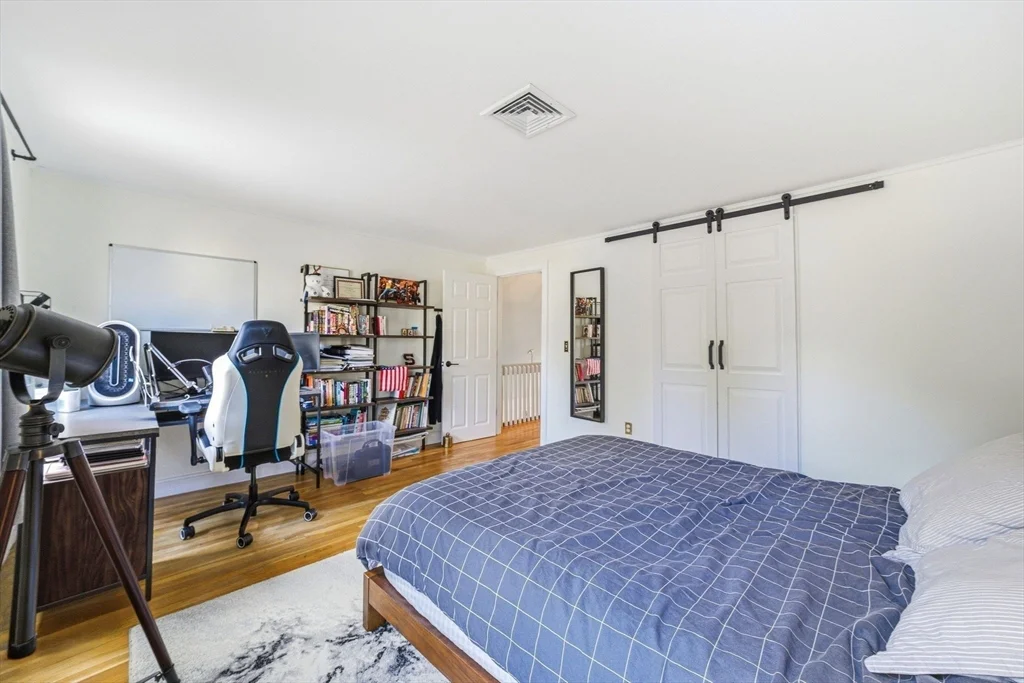 6 Montaup Rd, Sharon