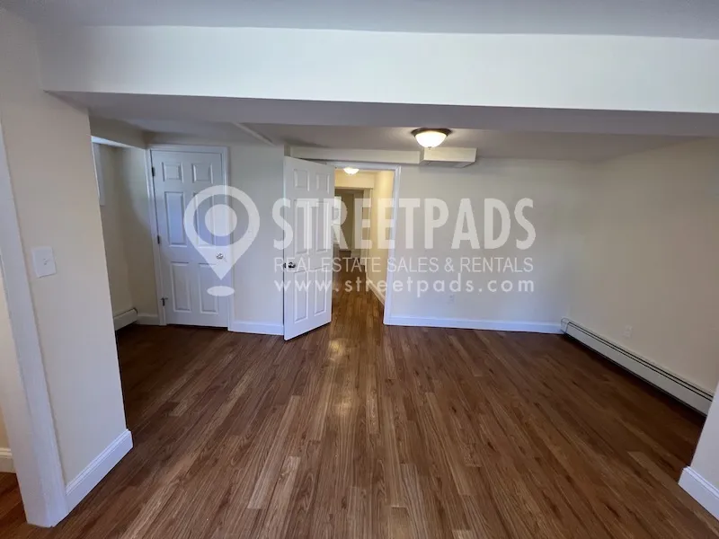 381 Harvard St, Mid-Cambridge