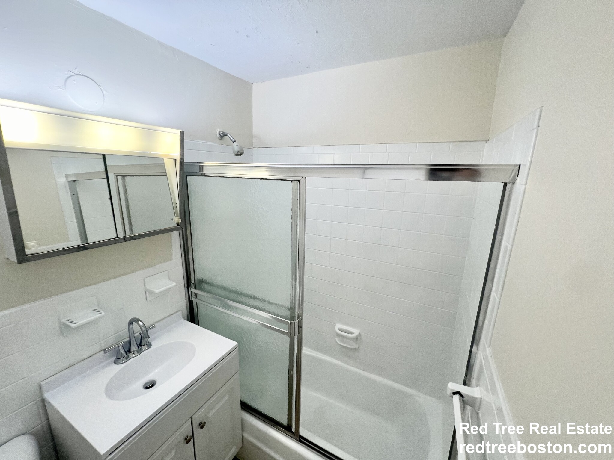 84 Gardner St, Allston