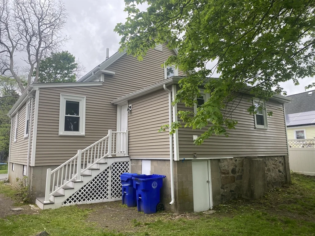 75 Deering Sq, Rockland