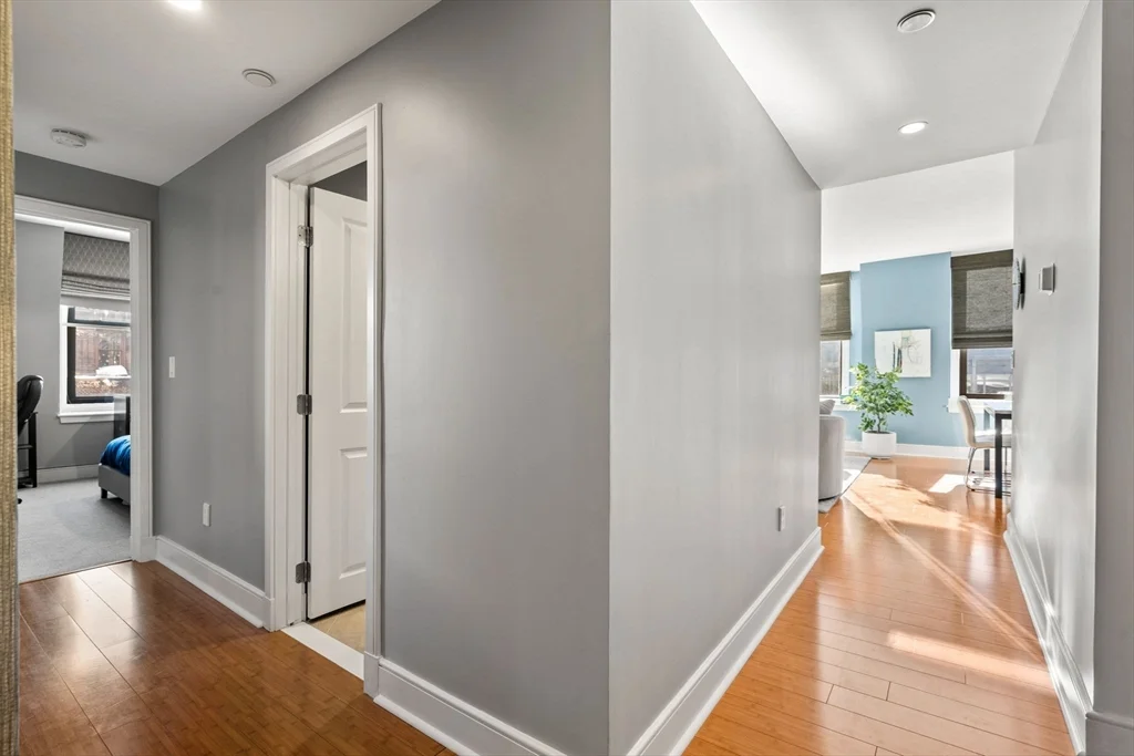 201 Newbury St, Back Bay