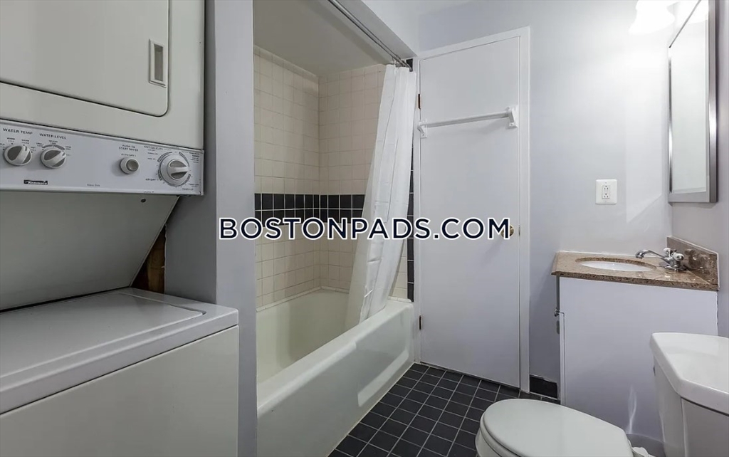 16 Symphony Rd, Fenway