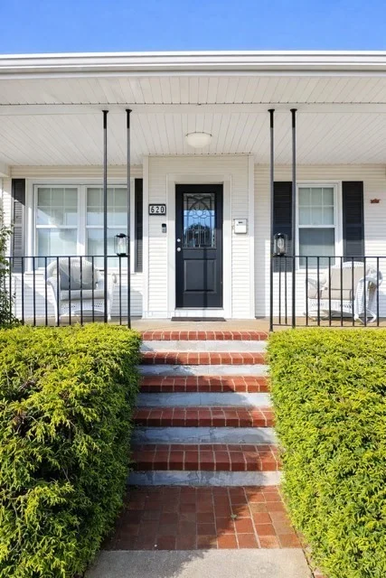 620 Hicks St, Fall River