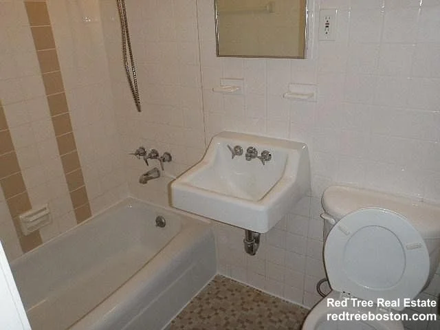 1315 Commonwealth Ave, Allston