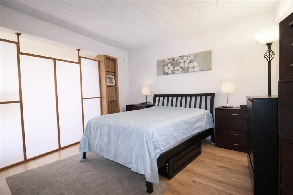 12 Stoneholm St, Fenway