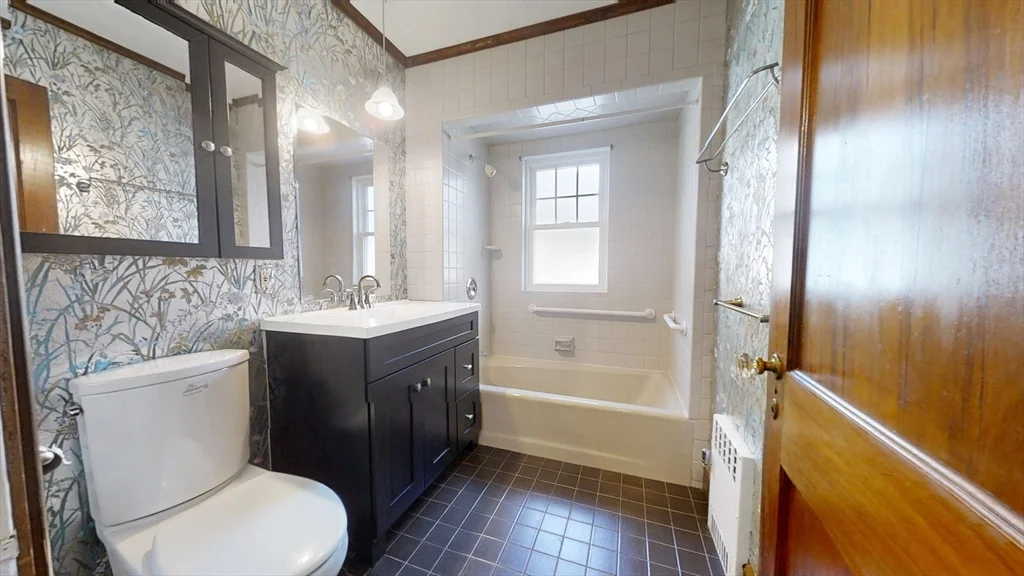 113 Cushing Ave, Belmont