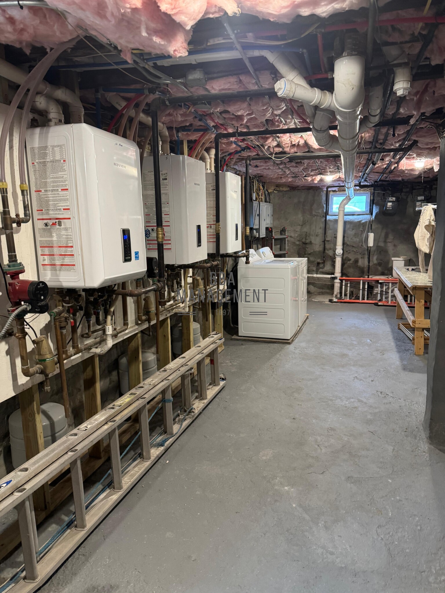 16 Montfern Ave, Oak Square