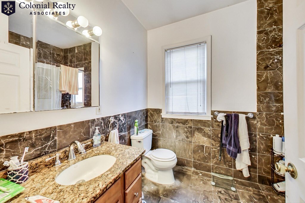 49 Hillside St, Mission Hill