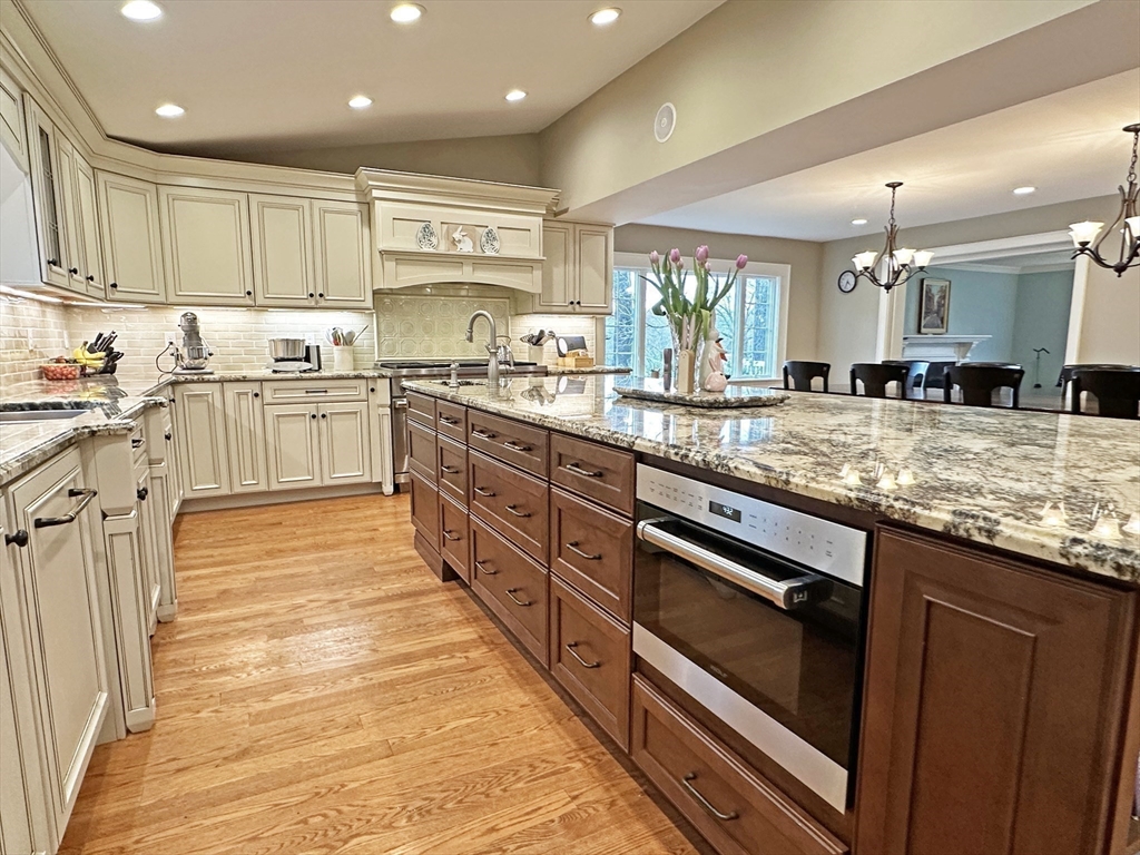 9 Lantern Rd, Belmont