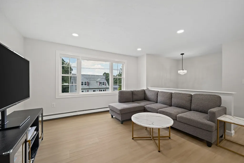 6 Skyview Rd, Woburn