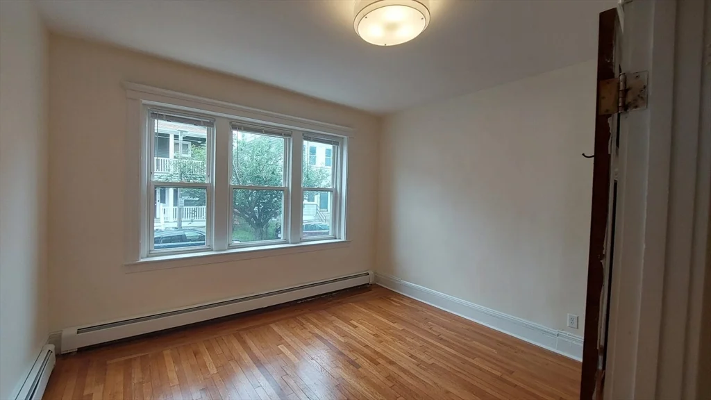 6 Wabeno St, Roxbury