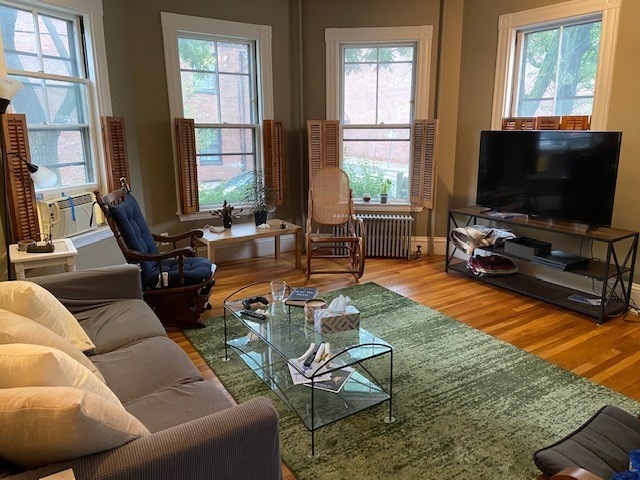 454 Green St, Riverside