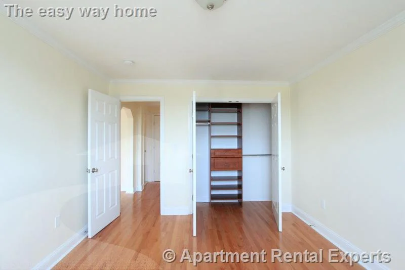 60 Brattle St, Harvard Square